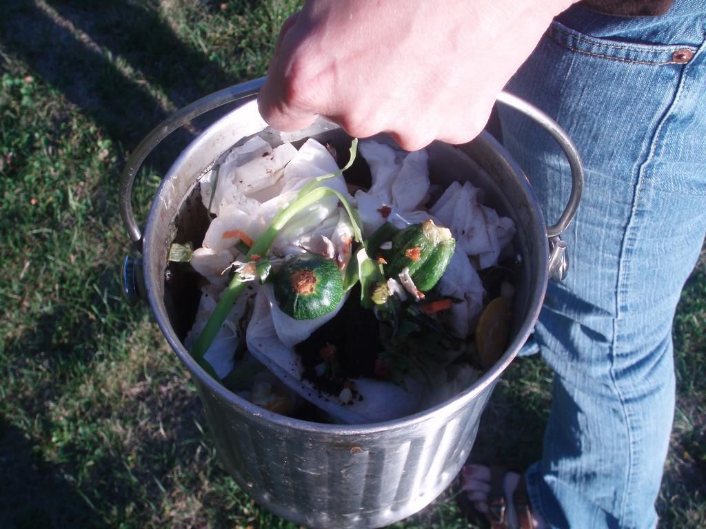 Steel compost bin